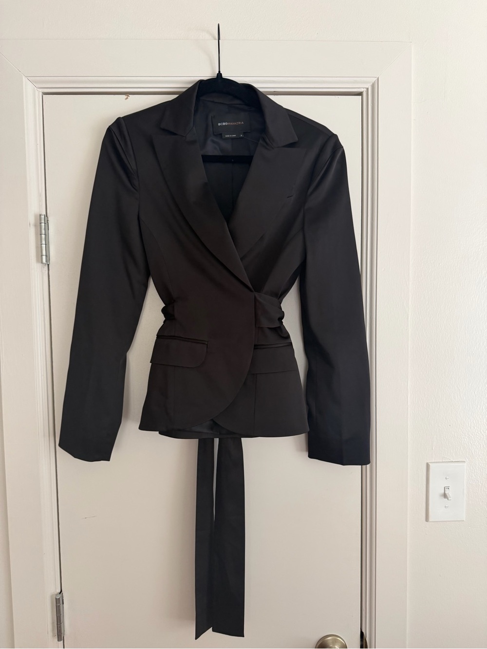 BCBGMaxAzria Black Wrap-Front Tie Blazer